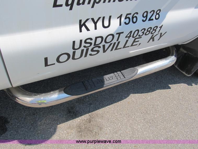 image for item B2854 2005 Ford F550 XLT Super Duty service truck