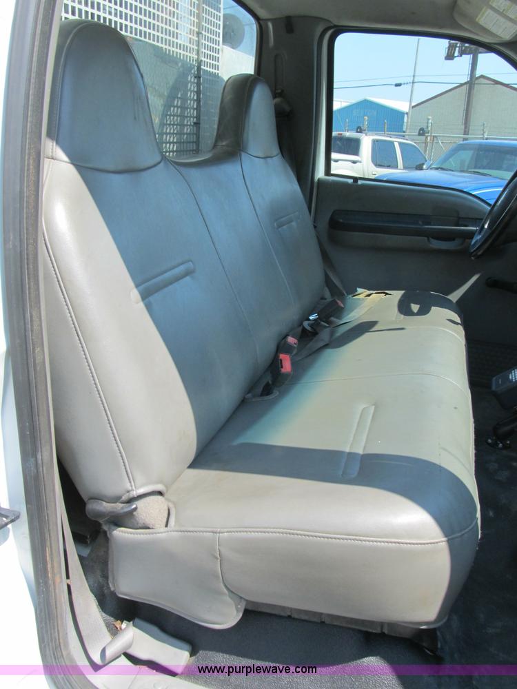 image for item B2854 2005 Ford F550 XLT Super Duty service truck