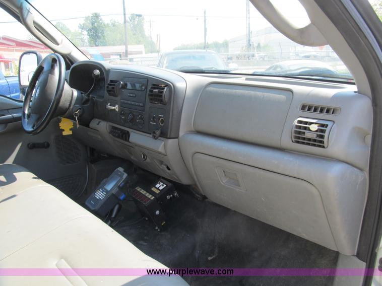 image for item B2854 2005 Ford F550 XLT Super Duty service truck