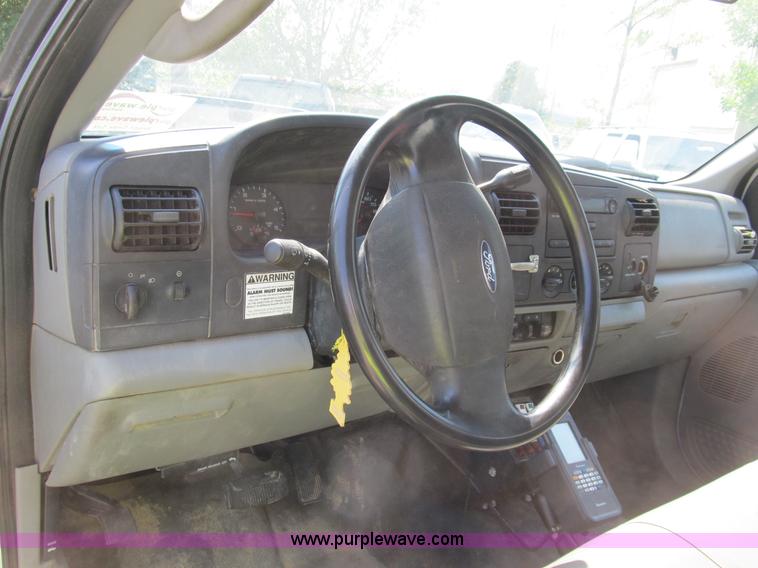 image for item B2854 2005 Ford F550 XLT Super Duty service truck