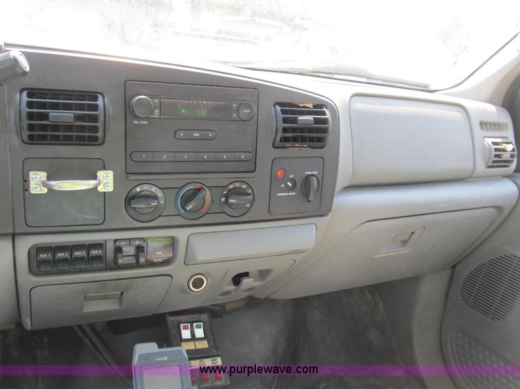 image for item B2854 2005 Ford F550 XLT Super Duty service truck