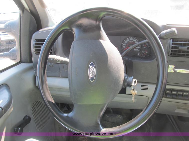 image for item B2854 2005 Ford F550 XLT Super Duty service truck