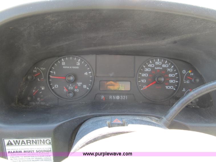 image for item B2854 2005 Ford F550 XLT Super Duty service truck