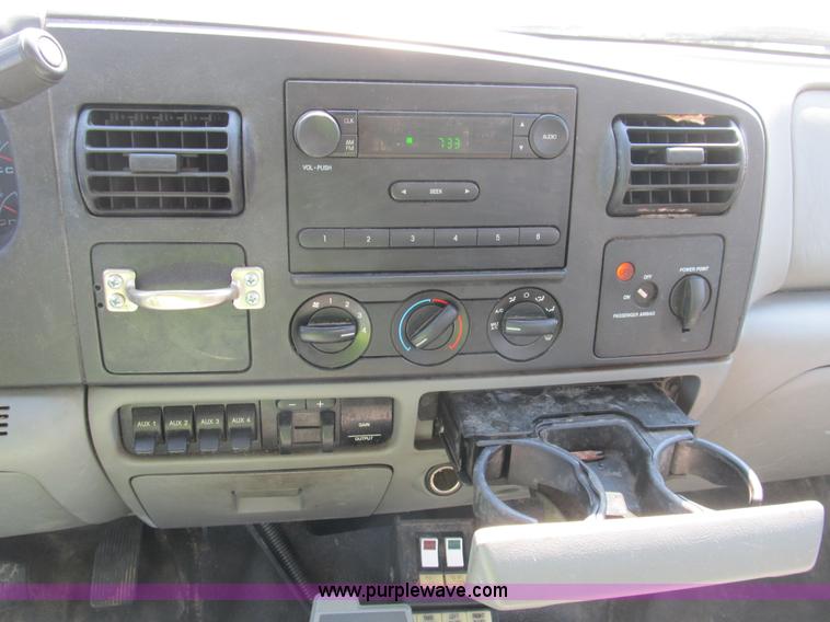 image for item B2854 2005 Ford F550 XLT Super Duty service truck