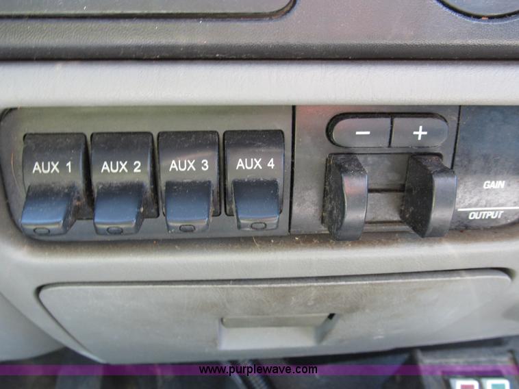 image for item B2854 2005 Ford F550 XLT Super Duty service truck