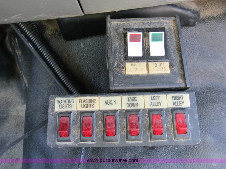 image for item B2854 2005 Ford F550 XLT Super Duty service truck