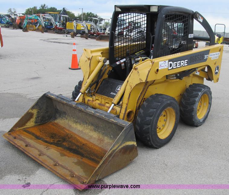 image for item B2861 2006 John Deere 317 skid steer