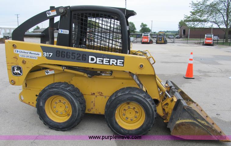 image for item B2861 2006 John Deere 317 skid steer