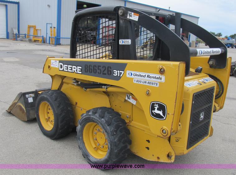 image for item B2861 2006 John Deere 317 skid steer