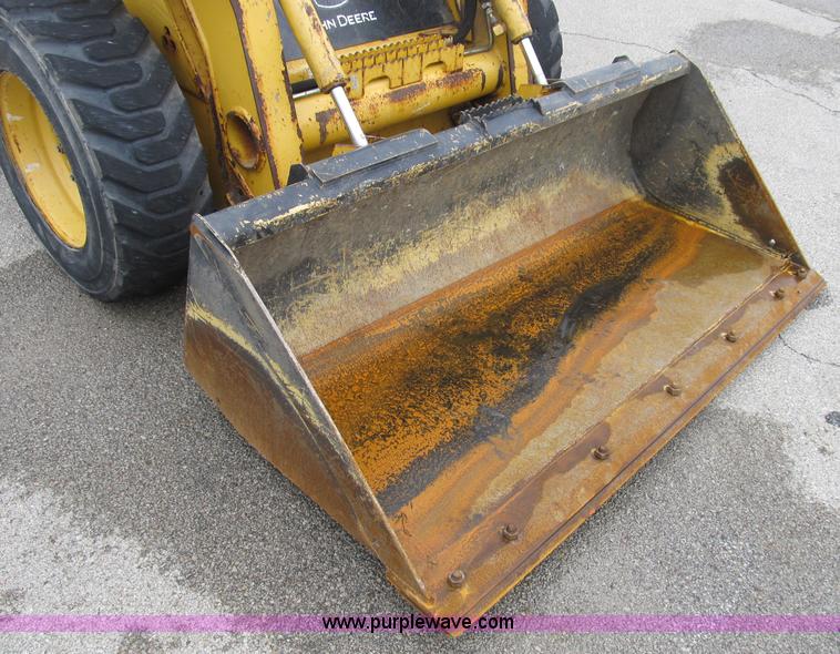 image for item B2861 2006 John Deere 317 skid steer