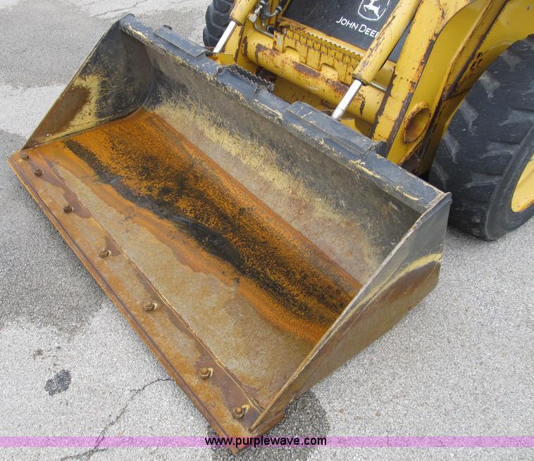 image for item B2861 2006 John Deere 317 skid steer