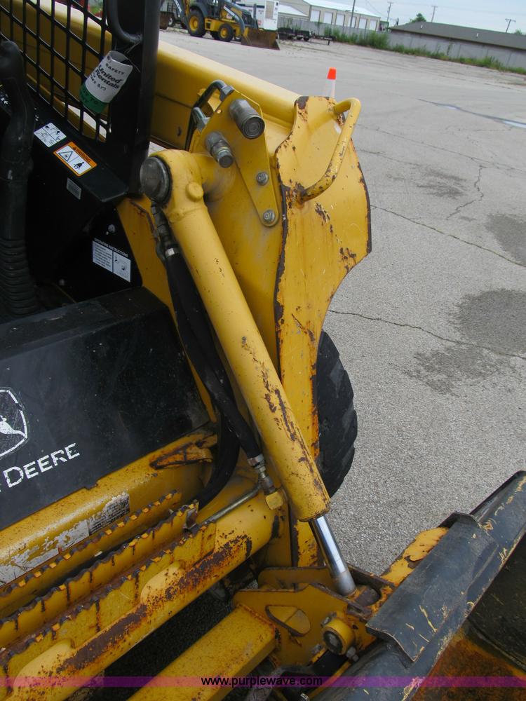 image for item B2861 2006 John Deere 317 skid steer