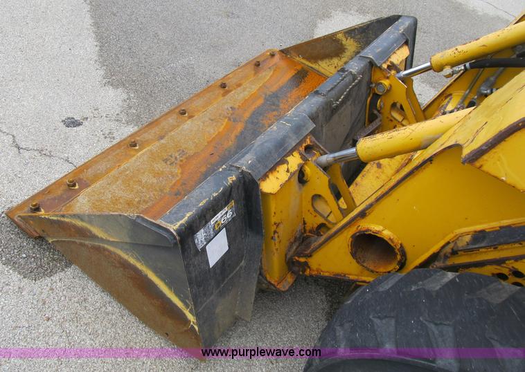 image for item B2861 2006 John Deere 317 skid steer