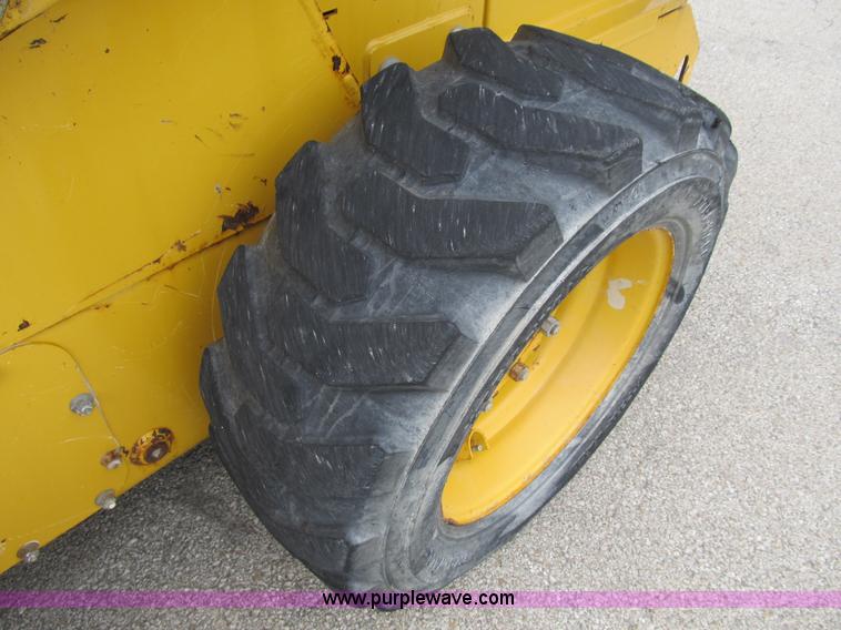 image for item B2861 2006 John Deere 317 skid steer