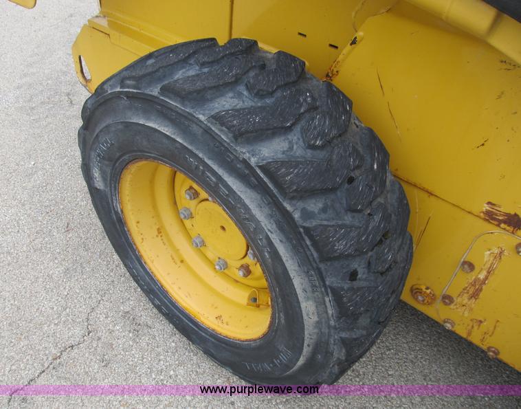 image for item B2861 2006 John Deere 317 skid steer