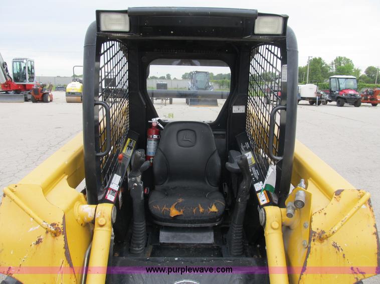 image for item B2861 2006 John Deere 317 skid steer