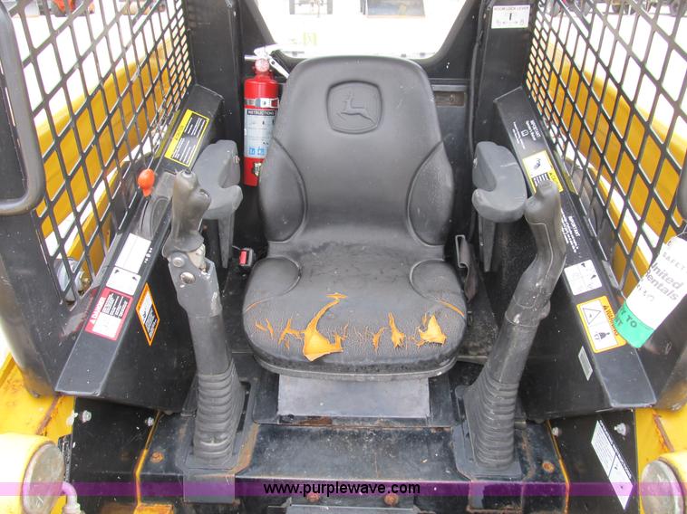 image for item B2861 2006 John Deere 317 skid steer