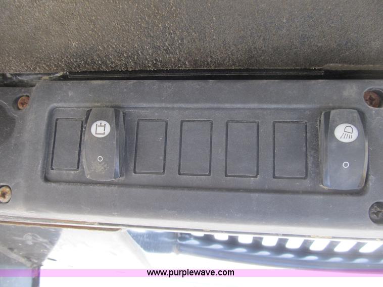 image for item B2861 2006 John Deere 317 skid steer