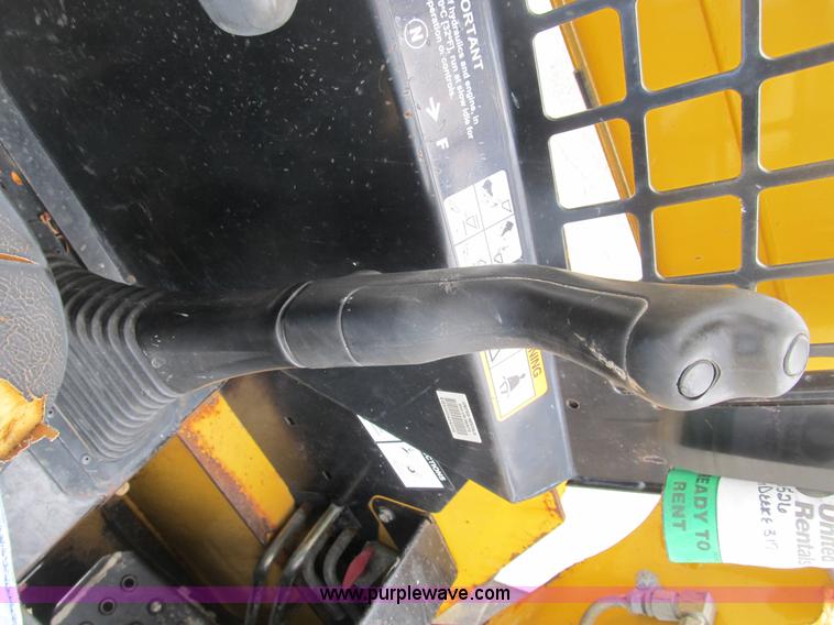 image for item B2861 2006 John Deere 317 skid steer