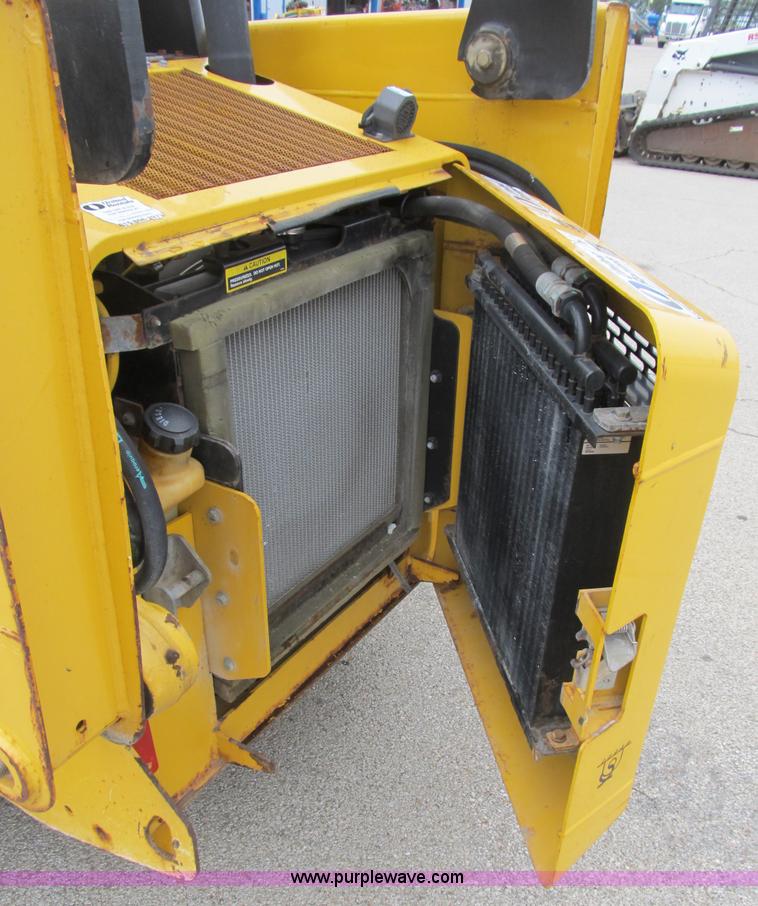 image for item B2861 2006 John Deere 317 skid steer