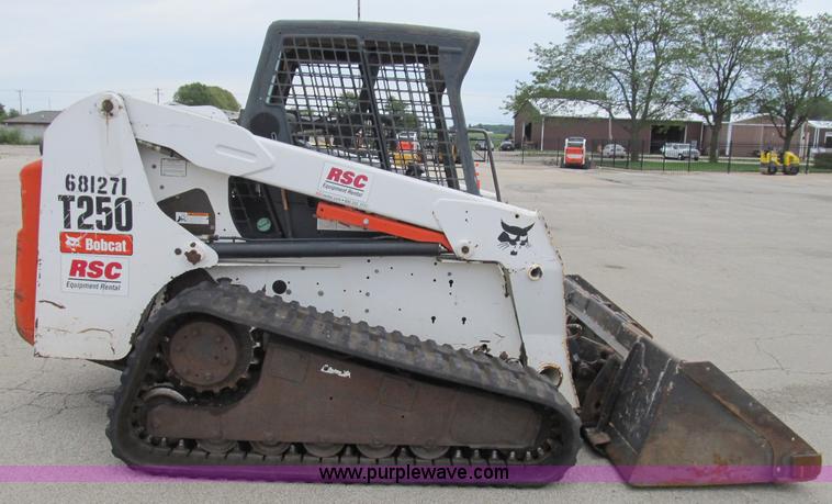 image for item B2862 2007 Bobcat T250 track skid steer
