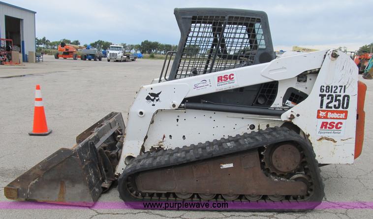 image for item B2862 2007 Bobcat T250 track skid steer