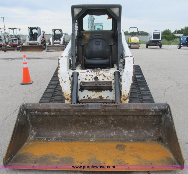 image for item B2862 2007 Bobcat T250 track skid steer