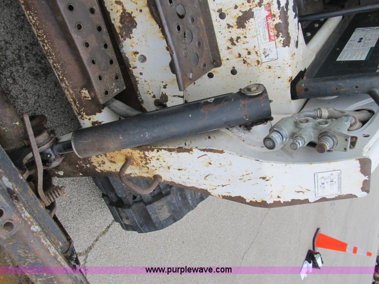 image for item B2862 2007 Bobcat T250 track skid steer