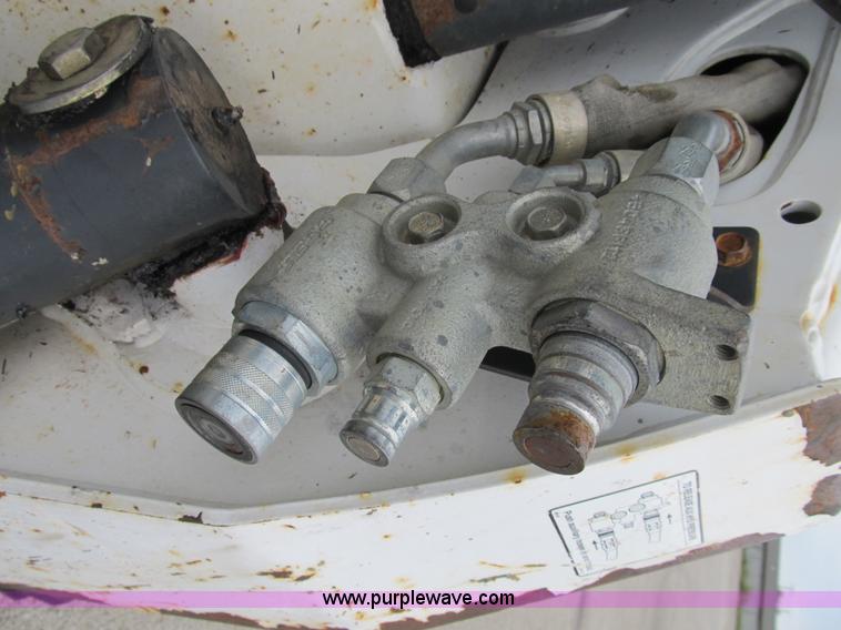 image for item B2862 2007 Bobcat T250 track skid steer