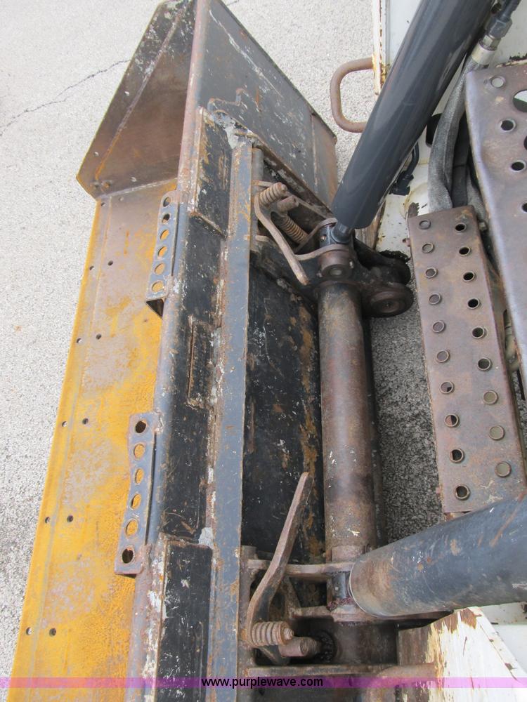 image for item B2862 2007 Bobcat T250 track skid steer