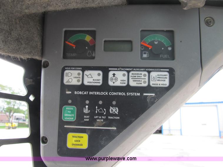 image for item B2862 2007 Bobcat T250 track skid steer