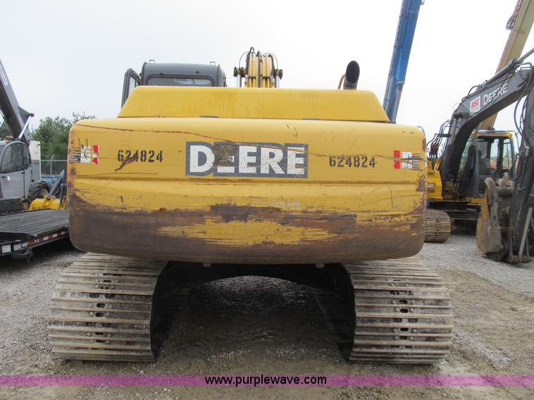 image for item B2863 2006 John Deere 200C-LC excavator