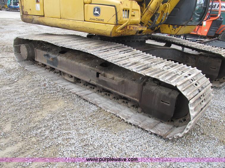 image for item B2863 2006 John Deere 200C-LC excavator