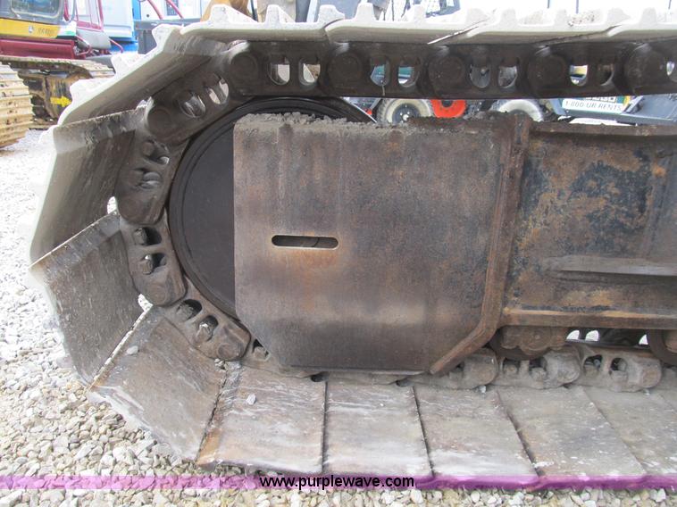 image for item B2863 2006 John Deere 200C-LC excavator