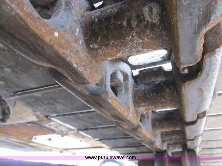 image for item B2863 2006 John Deere 200C-LC excavator