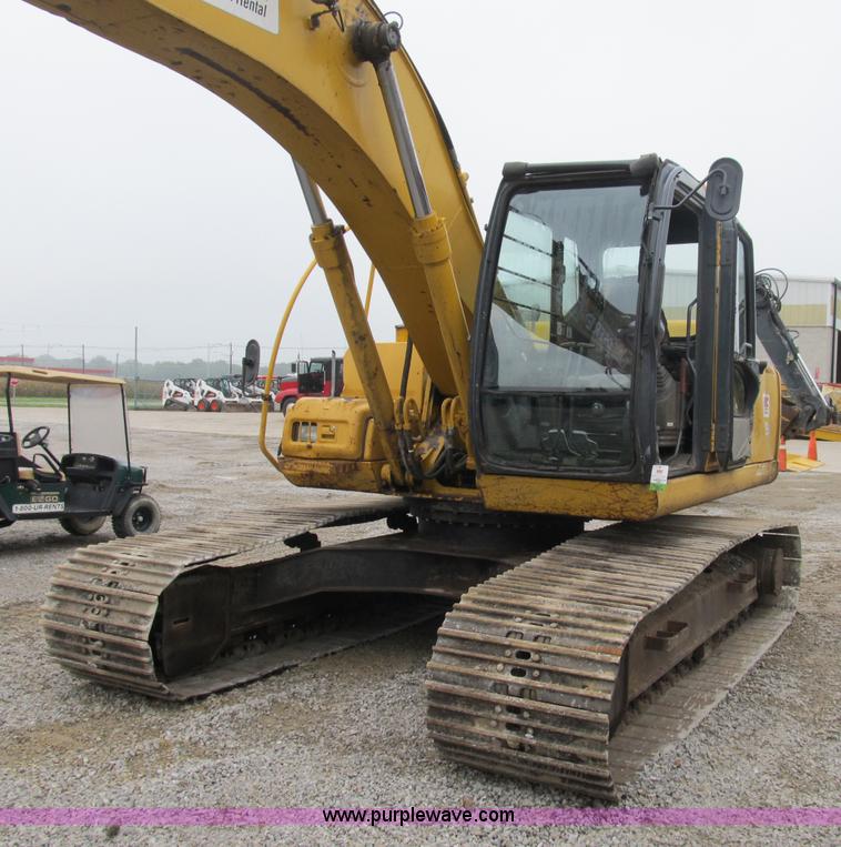 image for item B2863 2006 John Deere 200C-LC excavator
