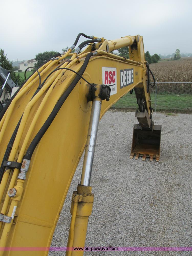 image for item B2863 2006 John Deere 200C-LC excavator