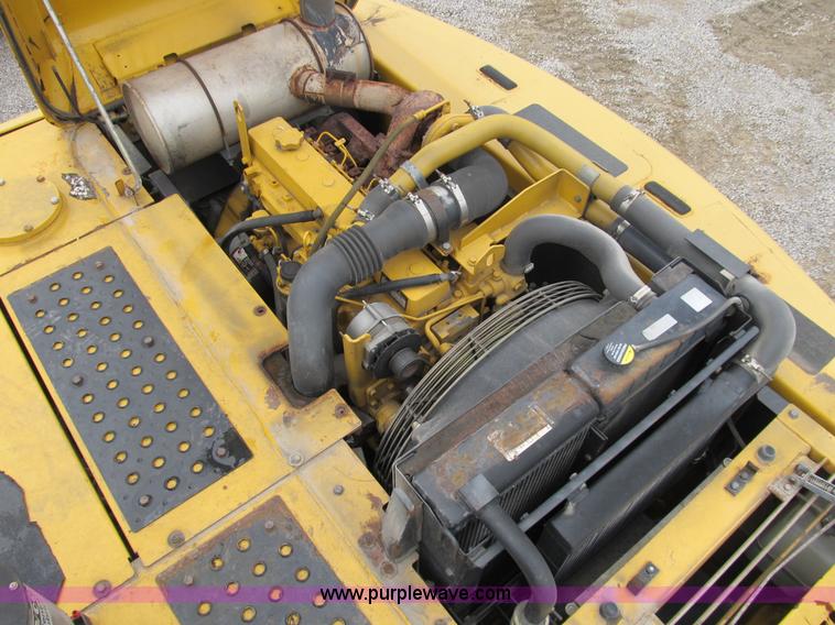 image for item B2863 2006 John Deere 200C-LC excavator