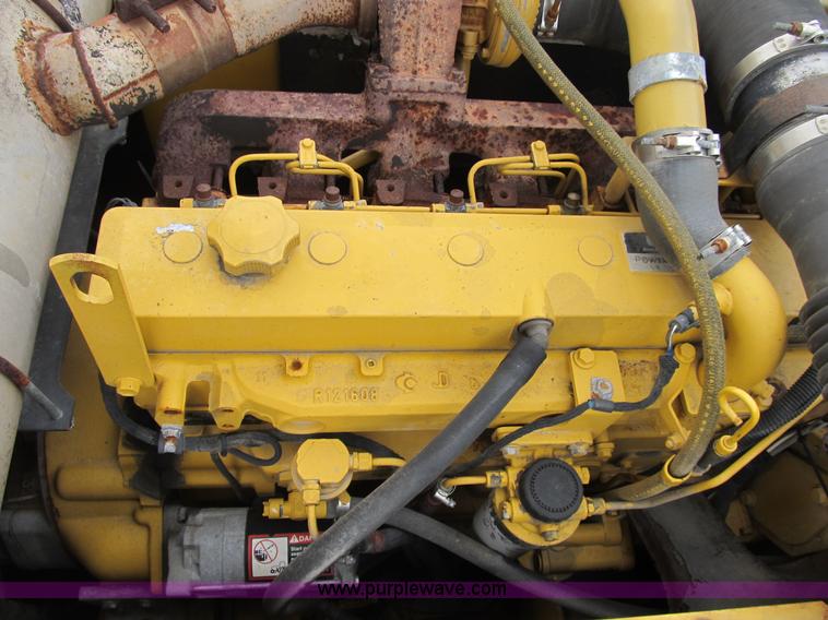 image for item B2863 2006 John Deere 200C-LC excavator