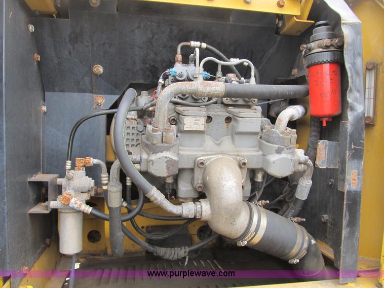 image for item B2863 2006 John Deere 200C-LC excavator