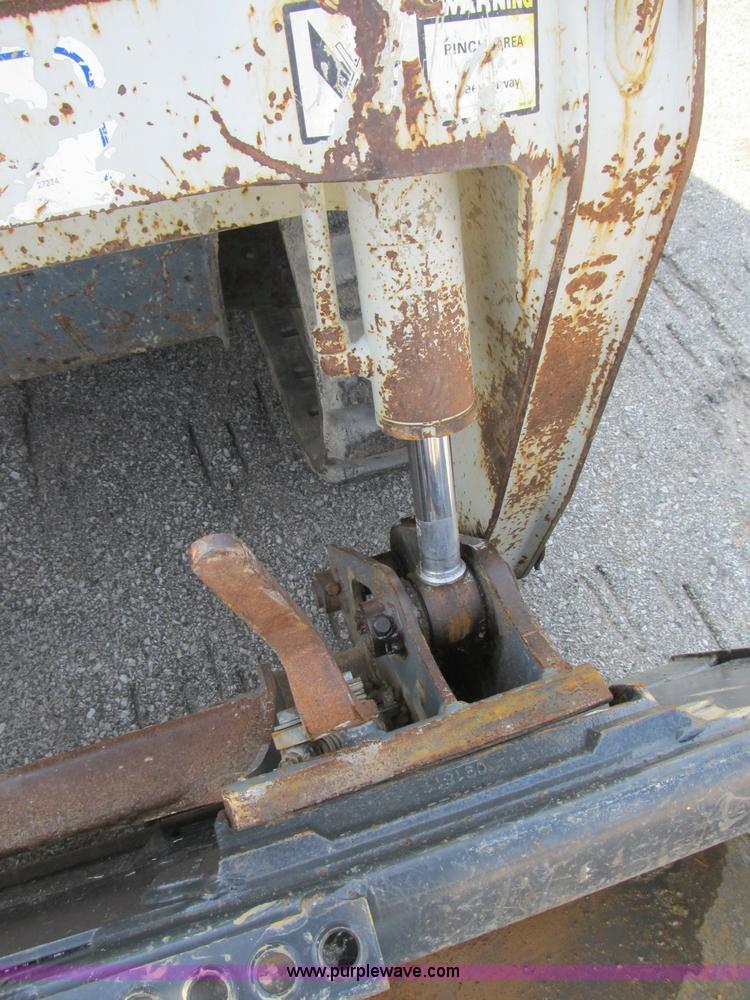 image for item B2865 2006 Takeuchi TL130C track skid steer