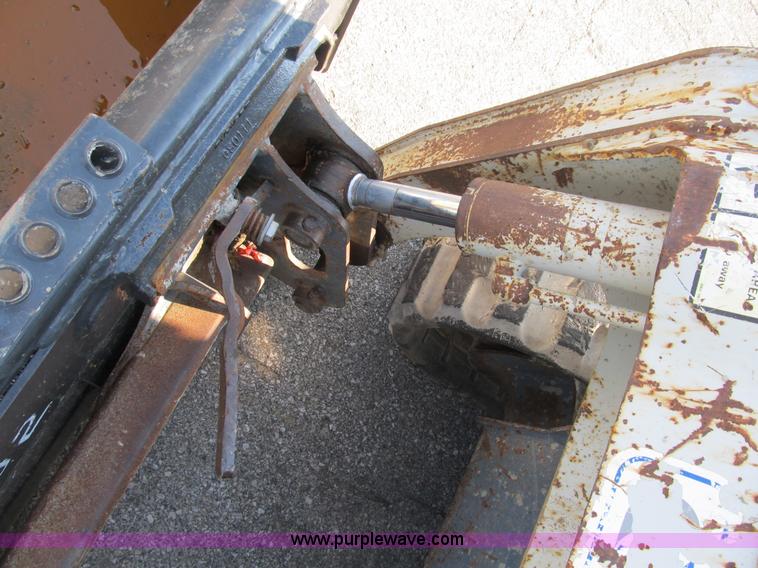 image for item B2865 2006 Takeuchi TL130C track skid steer