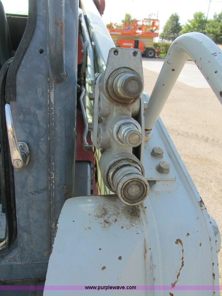 image for item B2865 2006 Takeuchi TL130C track skid steer
