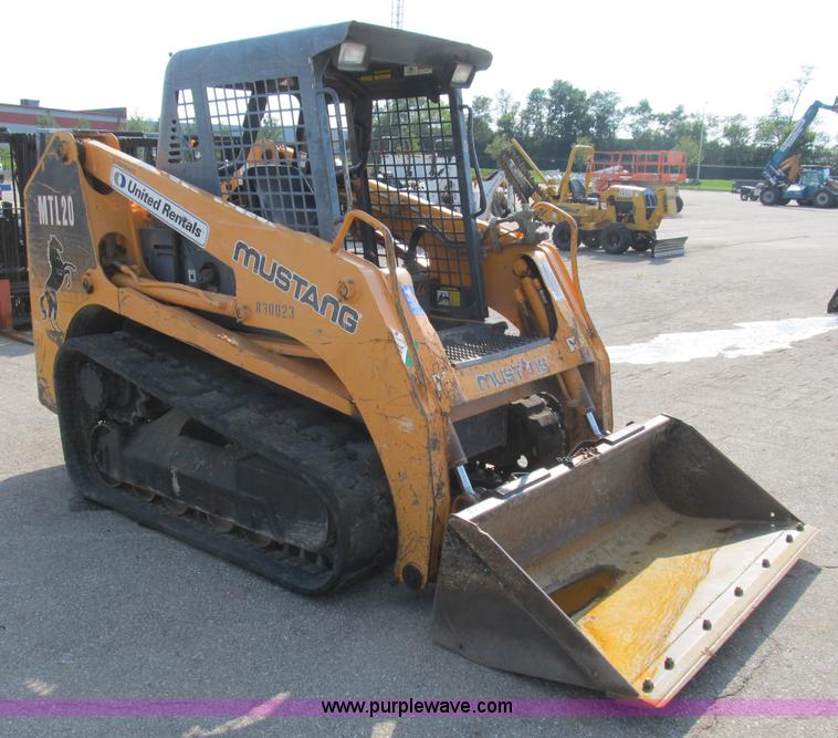 image for item B2866 2006 Mustang MTL20 track skid steer
