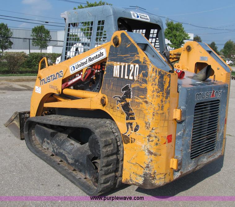 image for item B2866 2006 Mustang MTL20 track skid steer