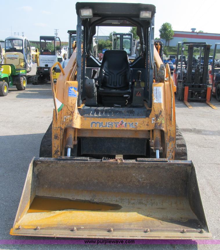 image for item B2866 2006 Mustang MTL20 track skid steer