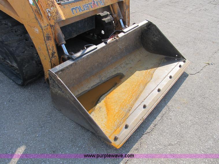 image for item B2866 2006 Mustang MTL20 track skid steer
