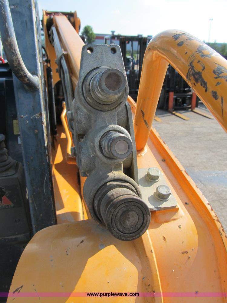 image for item B2866 2006 Mustang MTL20 track skid steer