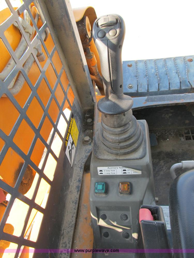 image for item B2866 2006 Mustang MTL20 track skid steer