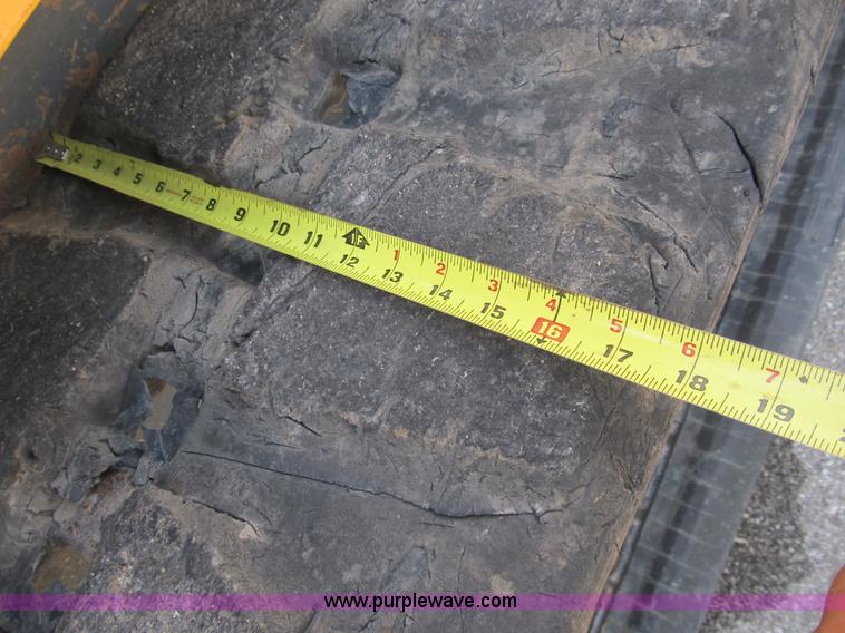 image for item B2866 2006 Mustang MTL20 track skid steer